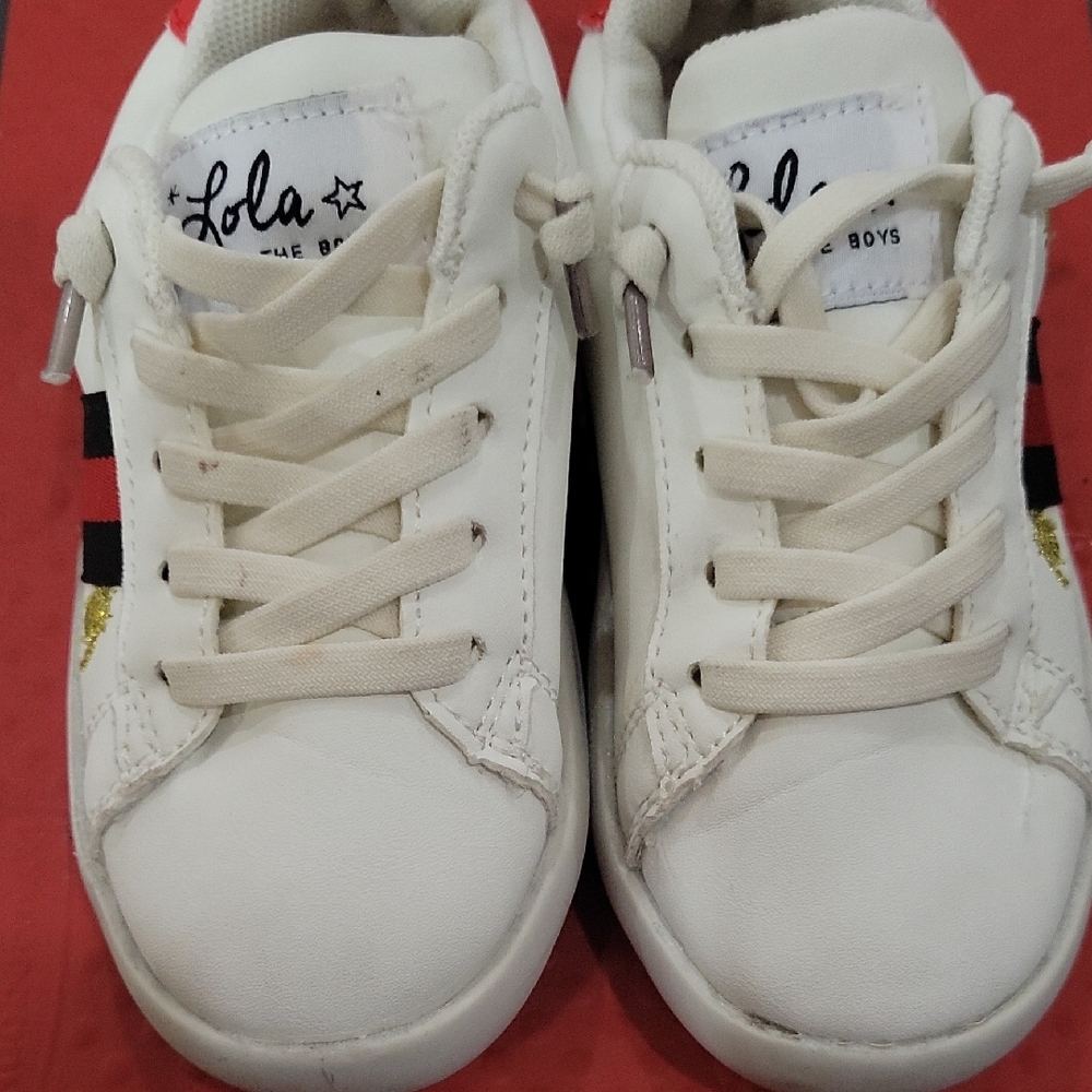 Lola Kids Sneakers in White with Gold and Black Stripes